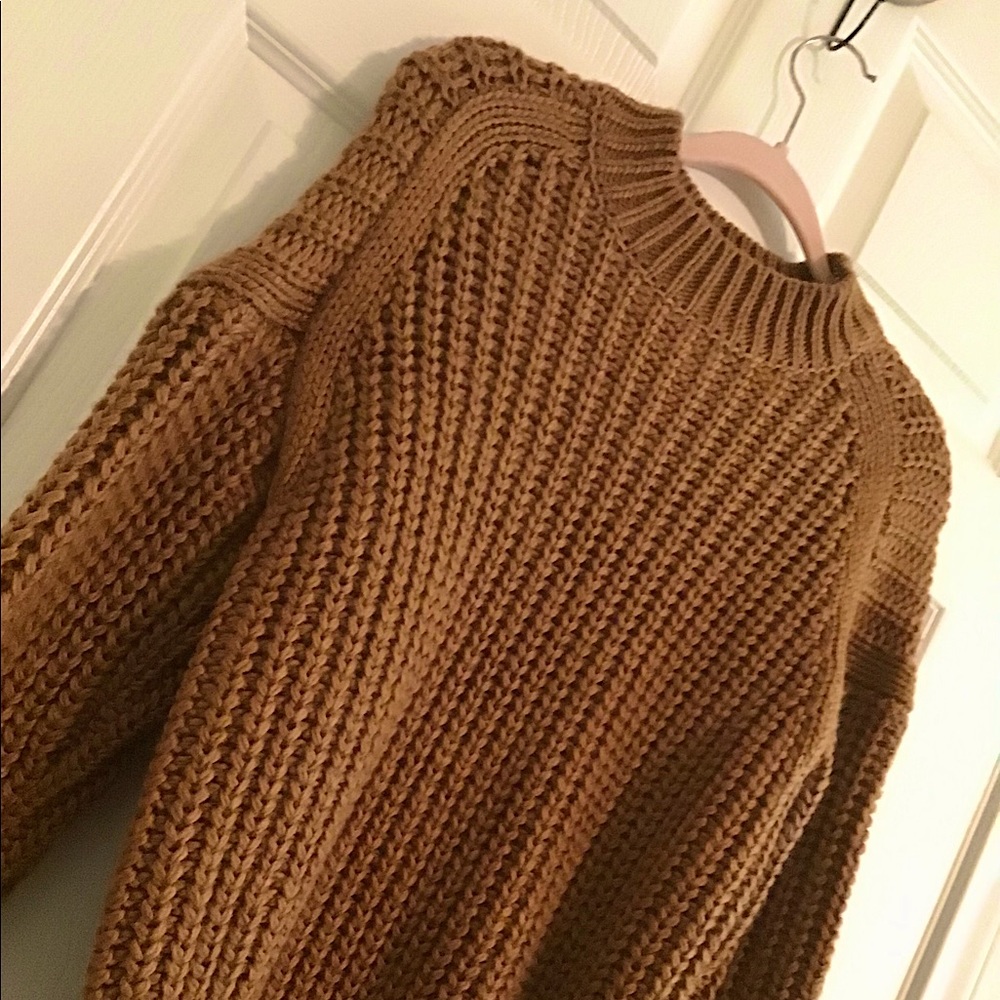 brown sweater ♡︎